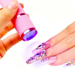NEW! Portable Mini Flashlight Nail Lamp with 9 Lamp Beads for Quick-Dryi…